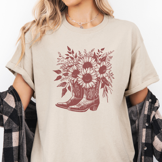 Sunflower Boots Tee | Vintage Cowgirl | T-shirt