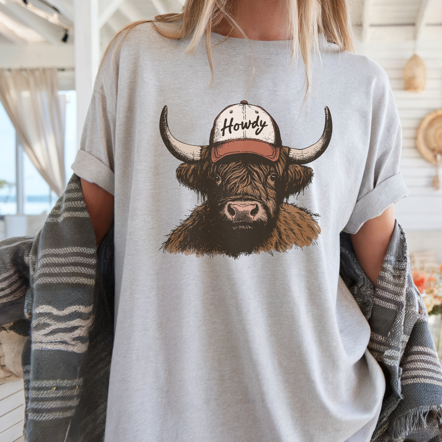 Howdy Cow | Vintage Cowgirl | T-shirt