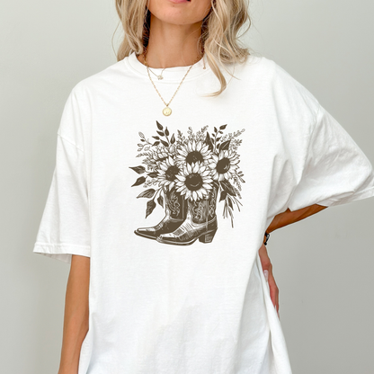 Sunflower Boots Tee | Vintage Cowgirl | T-shirt