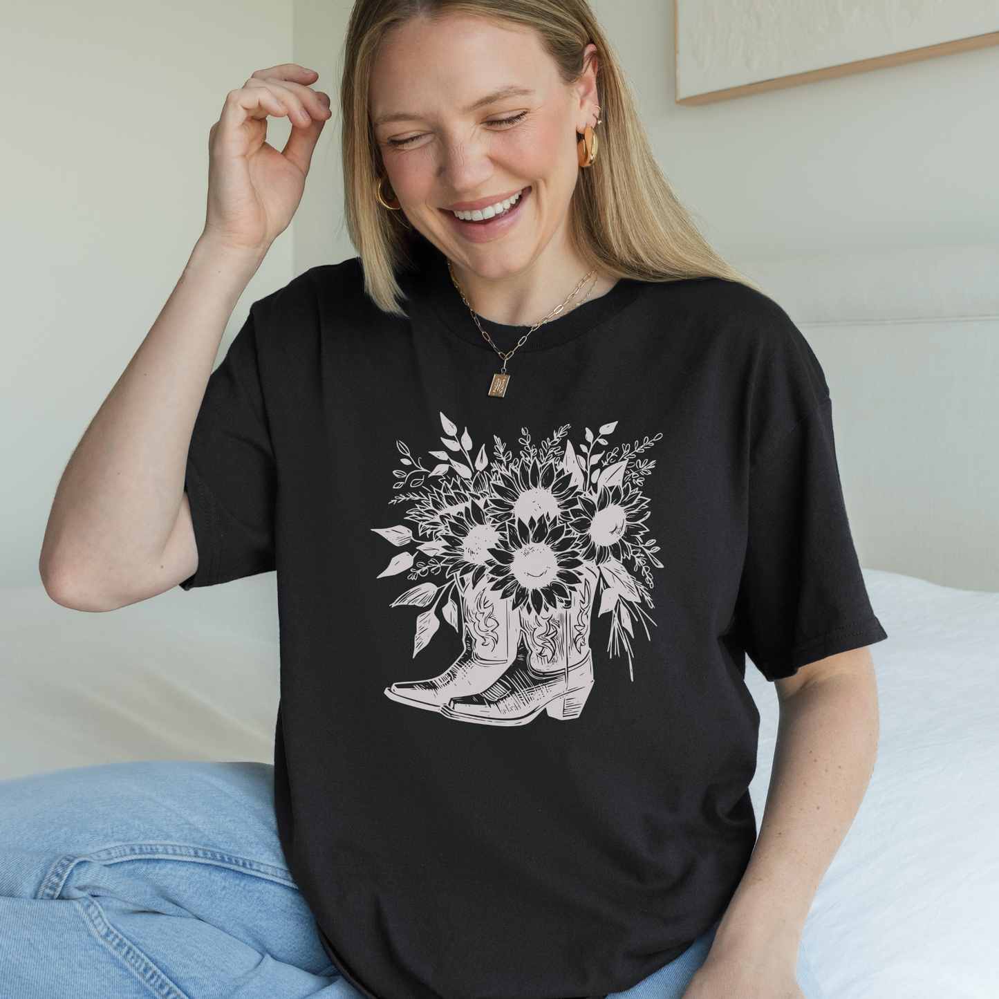Sunflower Boots Tee | Vintage Cowgirl | T-shirt