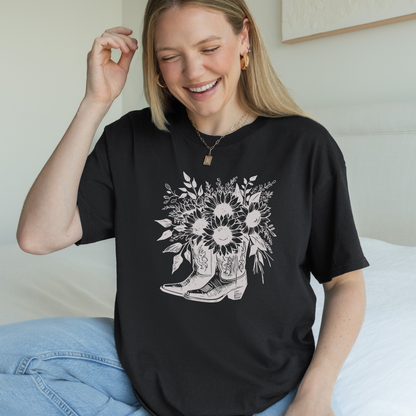 Sunflower Boots Tee | Vintage Cowgirl | T-shirt